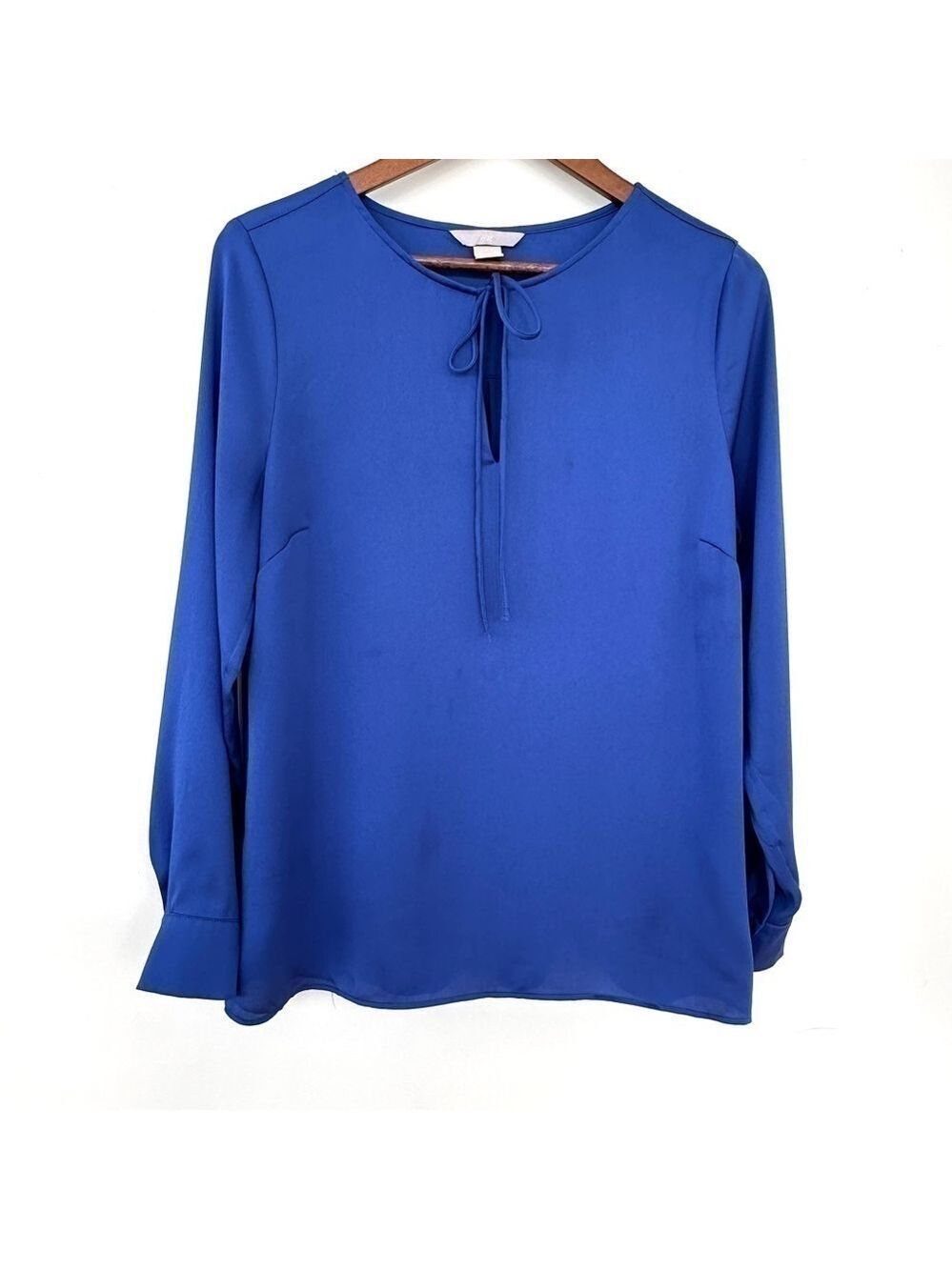 H&M top  with crew neckline & long sleeves, loose fitting and flowy